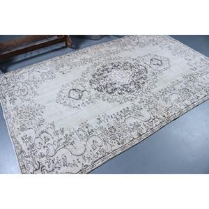 Tapis vintage, grand tapis turc de 5,2 x 8,6 pieds, tapis floral blanc et gris - Product Image 2