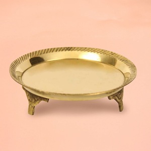 Plato para servir comida con borde de lujo hecho a mano de latón puro 99.9% con acabado pulido espejo Apto para lavavajillas para uso en mesa de boda - Product Image 5