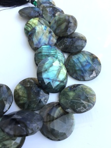 Perles de pierres précieuses naturelles en labradorite facettées en forme d'amandes avec des flammes bleues pour la fabrication de bijoux fins - Product Image 5