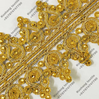 Dentelle marocaine dorée avec broderies, perles et paillettes, soluble dans l'eau, couleur personnalisée pour les bordures de vêtements - Offres en gros