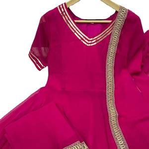 Georgette avec broderie lourde intérieure Travail droit Kurti avec pantalon - Product Image 1