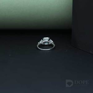 Anillo de diamantes esmeralda de moda con diseño adorable en oro de Plata de Ley 925 para regalo de cumpleaños - Product Image 4
