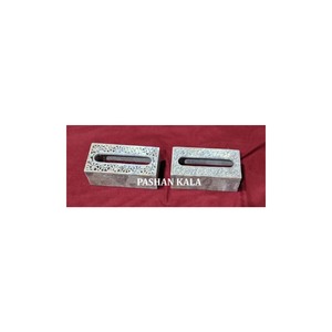Scatola portatovaglioli in <span class=keywords><strong>pietra</strong></span> saponaria pura fatta a mano, scatola portaoggetti con intaglio leggero, prodotta in India, design molto attraenti per scopo decorativo domestico. - Product Image 1
