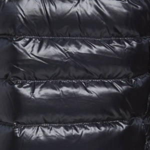 Chaqueta acolchada de moda de alta calidad para mujer Diseño impermeable ligero de manga larga para la temporada de invierno - Product Image 2