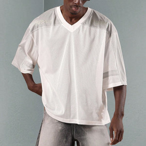 Chemises pour hommes Boxy Built for Movement and Style Respirant Feel Casual Fit Mesh Top avec décolleté en V - Product Image 1