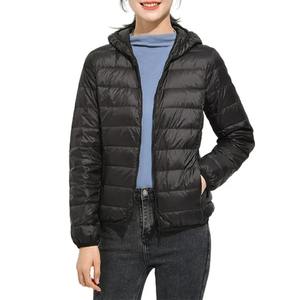 Fabricant de doudounes pour femmes de qualité supérieure, veste d'hiver élégante coupe-vent à capuche, personnalisation en gros, veste de neige pour femmes - Product Image 4