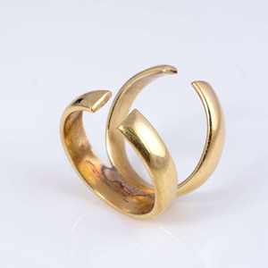 Joyería al por mayor 18K chapado en oro Irregular suave abrazo latón anillos de boda de moda para las mujeres - Product Image 4