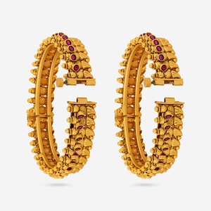 Boucles d'oreilles créoles vintage pour les occasions de mariage - Product Image 4