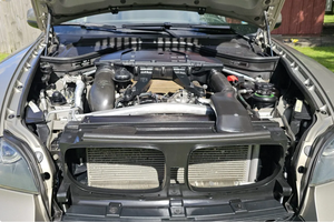 Vehículo Usado a Precio Accesible - Volante a la Izquierda |   Volante a la derecha |   2010 B M W X5 XDRIVESS48I - Product Image 6