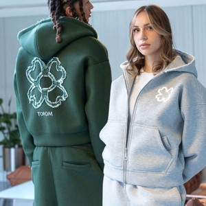 Sudadera Unisex con Cristales de Imitación, 100% Algodón, Estilo Urbano Holgado para Invierno, Logotipo Personalizado Disponible, Lujo Brillante - Product Image 4