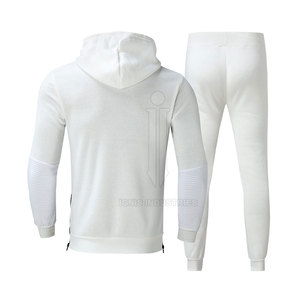 Elegante Slim Fit Hombres Chándal Uso al aire libre Hombres Chándal Hecho en Pakistán Hombres Chándal para venta en línea - Product Image 3