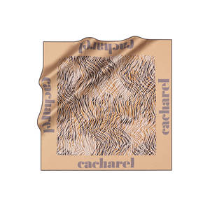 Pañuelo cuadrado de seda beige con estampado de cebra - Product Image 1