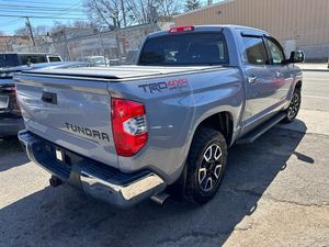 (W&T) PROMOCIÓN Venta de Camionetas TOYOTA TUNDRA SR5 DOBLE CABINA TRD CREWMAX 5.7L 4WD Todoterreno USADAS, AÑO 2018 - Product Image 5