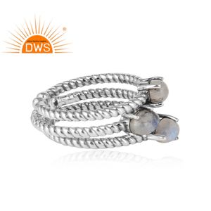 แหวนพลอยมูนสโตนสีรุ้งธรรมชาติสีเงินสเตอร์ลิงออกซิไดซ์แบบวางซ้อนกันได้ - Product Image 2