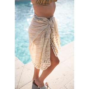 Robe poncho surdimensionnée élégante, légère et confortable à porter pour les femmes, idéale pour la saison estivale, pour les superpositions et un look décontracté au quotidien - Product Image 1