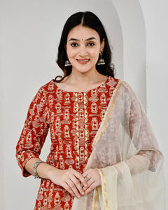 ชุดคุर्ตาพันท์พิมพ์ลายด้วยมือสำหรับผู้หญิง พร้อมผ้าคลุมไหล่ |   ชุดผ้าฝ้ายสไตล์ชาติพันธุ์ |   ชุดสตรีอินเดียสำหรับขายส่ง - Product Image 5