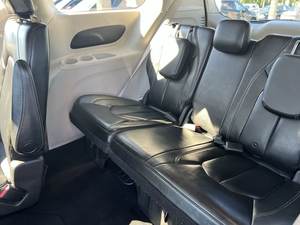 Chrysler Voyager 2020, bien entretenue et propre - Product Image 4