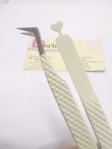 Pince à épiler professionnelle d'extension de cils de volume de poignée de diamant pince à épiler d'isolation de coeur personnalisée pince à cils en acier inoxydable - Product Image 6