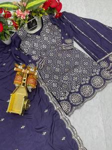 La Mejor Colección de Trajes Salwar Pesados en Chinon con Bordado de Lentejuelas de Secado Rápido para Bodas, Festivales y Fiestas Indias y Pakistaníes - Product Image 5