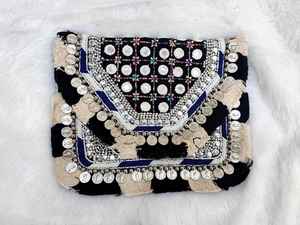 Sac à main en jute tissé de style indien Banjara avec broderie et perles, bandoulière unique, fermeture à glissière, sac à main pour femmes 2025 - Product Image 4