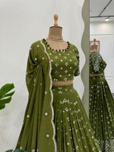ชุดงานแต่งงานออกแบบสวม lehenga choli กับด้ายและลำดับการทำงาน - Product Image 5