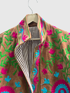 Veste en velours brodée, col mandarin, manches longues, motif floral, broderie à la main, vêtements d'automne, grande taille pour femmes - Product Image 6