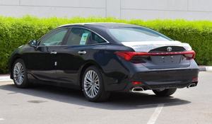 GRAND TOURING 2023-2024, Camioneta, 4.5L, Euro IV, Asientos de Cuero, Techo Panorámico, Transmisión Automática, Interior Oscuro Usado, 6 Cilindros - Product Image 5