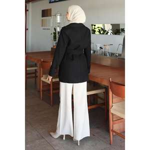 เสื้อโค้ทขนสัตว์สีดำสำหรับผู้หญิง รุ่น Mega Merchant แต่งกระดุม สไตล์ลำลอง น้ำหนักใยขน 150-200 กรัม รุ่น 105649 - Product Image 4