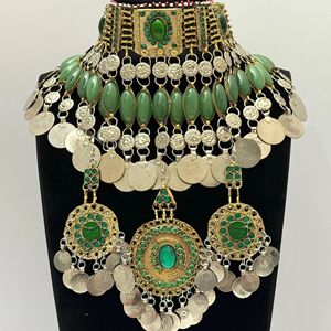 Collar Grandioso Estilo Afgano con Piedras Ovaladas Verdes Extra Grandes, Flecos de Monedas de Plata Masivas, Hecho a Mano, Estilo Guluband - Product Image 3