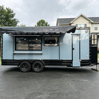 Camion de restauration mobile entièrement équipé, camion de concession personnalisé avec cuisine pour la vente de barbecue, café, hot-dogs, pizzas, et autres plats de rue.