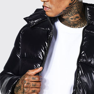 La última chaqueta acolchada impresa OEM personalizada para hombre, chaqueta de invierno informal con logotipo personalizado para hombre con bolsillos con servicio OEM - Product Image 3