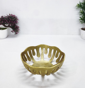 Bol à fruits en aluminium plaqué or de haute qualité Surface brute Designer Modern Premium Quality Vintage Fruit Bowl Table Centerpiece - Product Image 4