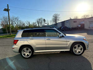 Mercedes-Benz GLK 350 4MATIC 2013 disponible à la vente avec faible kilométrage / Moteur essence / Véhicule d'occasion en excellent état et sans accident - Product Image 3