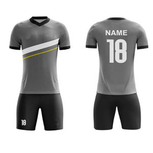 Ensemble d'uniformes de football personnalisés en sublimation, à séchage rapide, respirant, avec maillots à col en V et shorts, vêtements d'équipe professionnels, export en gros - Product Image 1