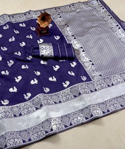 Sari en soie douce nouvellement lancé avec tissage Silver Jeri et Rich Pallu avec une belle bordure Collection pour femmes - Product Image 5