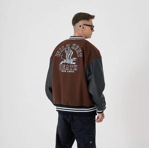 Chaqueta universitaria con letras de béisbol personalizada de fabricante OEM para hombre, chaqueta de invierno informal con bordado de chenilla de alta calidad y mangas de cuero - Product Image 5