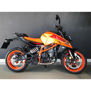 KTM Duke 390, moto moderne de haute qualité avec cadre léger, maniabilité fluide et conduite stable - Product Image 4