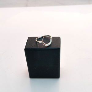 แหวนพลอยเงินสเตอร์ลิง925ทึบไม่ซ้ำใครมาใหม่พร้อมการกำหนดหนามเตยสไตล์น่ารักสำหรับงานเลี้ยงและงานแต่งงานของผู้หญิง - Product Image 3