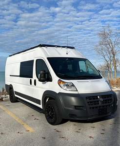 Camping-cars 4x4 tout-terrain, caravanes de voyage. - Product Image 1