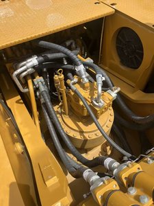 Excavadora 330D2 usada de alta calidad a la venta 1.43mÂ ³ Capacidad del cubo 3100kg Peso de funcionamiento Motor Bomba Componentes incluidos - Product Image 5