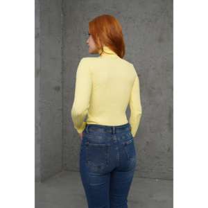Pull en maille côtelé jaune à col roulé pour femme - Vente en gros - Product Image 1
