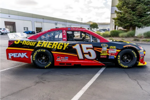 LISTO PARA CONDUCIR - USADO, VOLANTE A LA IZQUIERDA |   CONDUCCIÓN DERECHA |   Auto de Carreras NASCAR TOYOTA CAMRY 2014 - Product Image 3