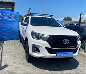 Voiture d'occasion de qualité à prix abordable, Toyota Hilux 2.8 GD-6 Leg-end 50 4x4 automatique double cabine 2020, conduite à droite - Product Image 3