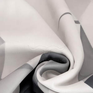 Jersey de invierno con capucha larga para hombre de la mejor calidad de Pakistán Nuevo diseño Sudadera con capucha impresa en 3D Patrón sólido Método de impresión digital - Product Image 3