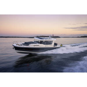 Barco Nimbus Commuter 11 (C11) X-Edition Premium - 12.4m de eslora, 3.46m de ancho, motor de gasolina intraborda, 2 camarotes, 4 camas, estilo profesional - Product Image 2