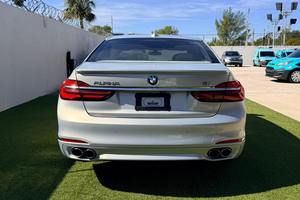 Auto Usado Premium 2018 BMW Alpina B7 xDrive V8 Twin-Turbo de 600 hp - Product Image 2