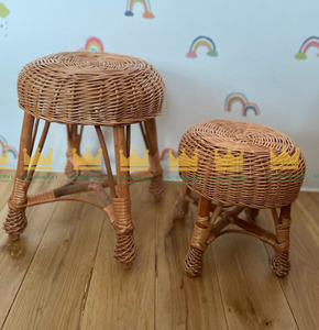 Taburete de ratán de inspiración vintage de Vietnam Diseño hecho a mano ecológico Interior al aire libre para niños - Product Image 3