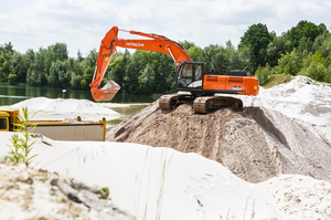 Offre d'enchères très demandée pour les excavatrices sur chenilles ZX350 LC-6N 2016 avec cabine climatisée et godet de 72 pouces - Product Image 5