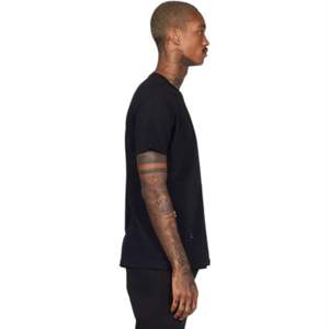 Camiseta de moda y práctica para hombre y conjunto de pista de llamarada apilada: perfecto para deportes y ropa informal - Product Image 5