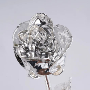 Fleurs et plantes décoratives en métal recyclable Silver Rose Eco-Conscious Halloween Occasions Cadeau pour Green Living - Product Image 1